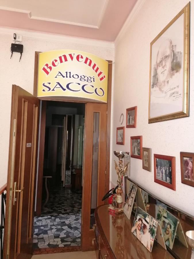 Sacco *